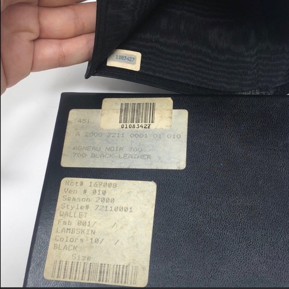 Authentic Chanel black diamond vintage bifold wallet. ABSOLUTELY MINT CONDITION! - Picture 7 of 11